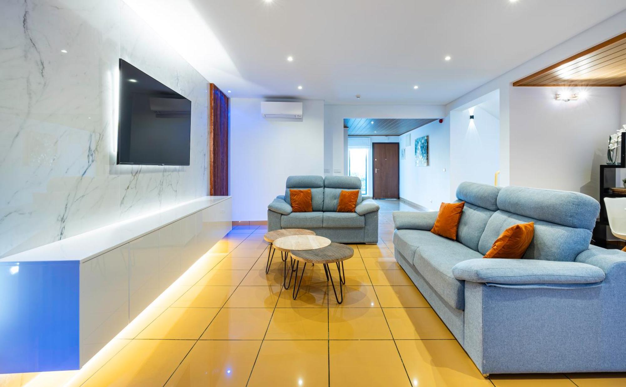Penthouse 160sqm Wide Terraces Pool View & Private Hot Tub & Parking Appartement Albufeira