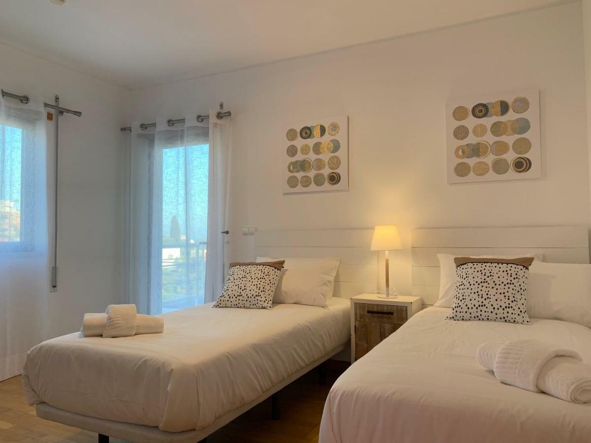 Appartement Penthouse 160sqm Wide Terraces Pool View & Private Hot Tub & Parking